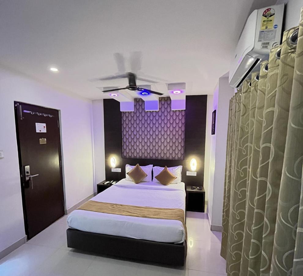 The Porch Inn Hotel/Service Apartments Bangalore Extérieur photo