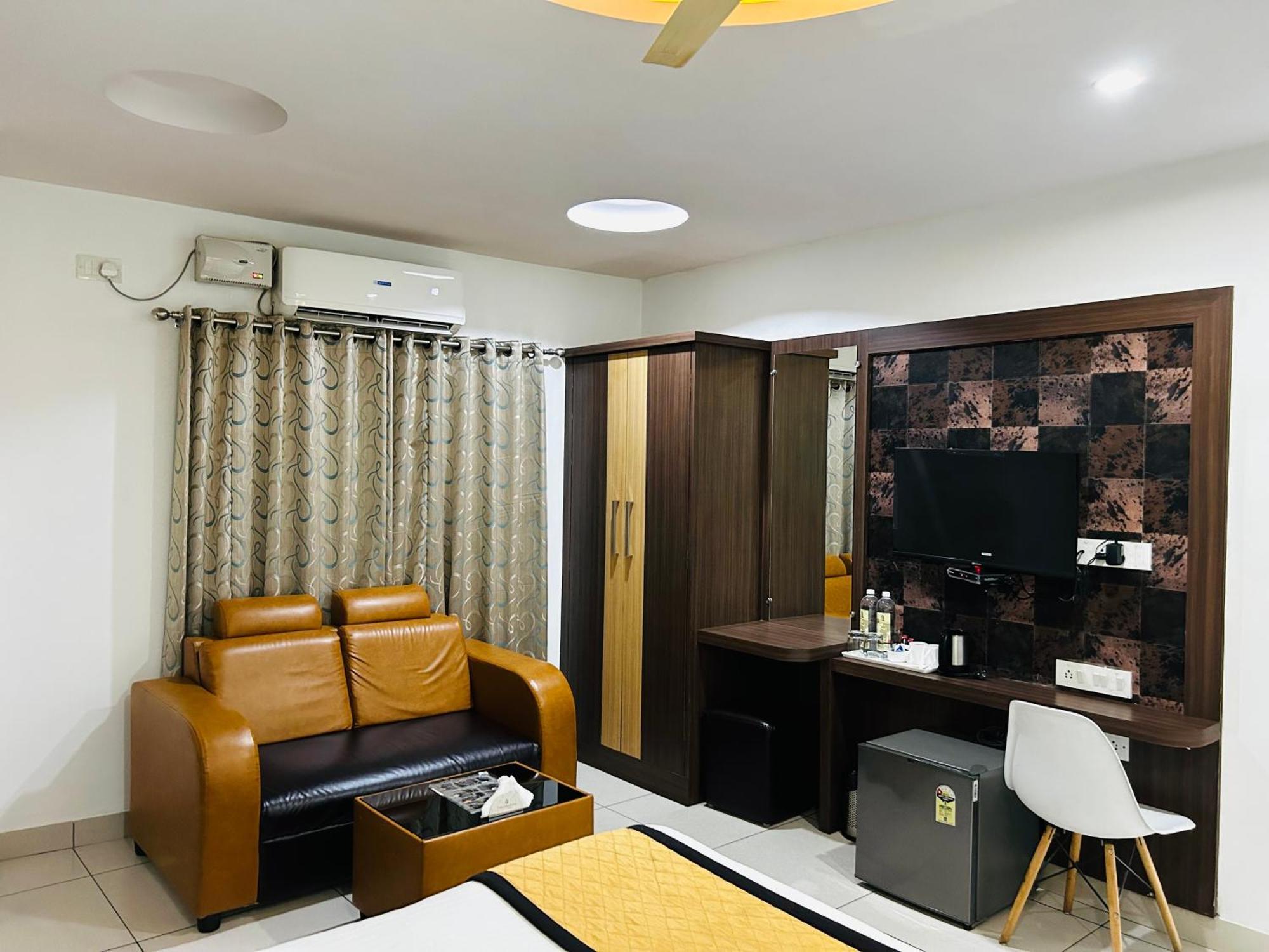 The Porch Inn Hotel/Service Apartments Bangalore Extérieur photo