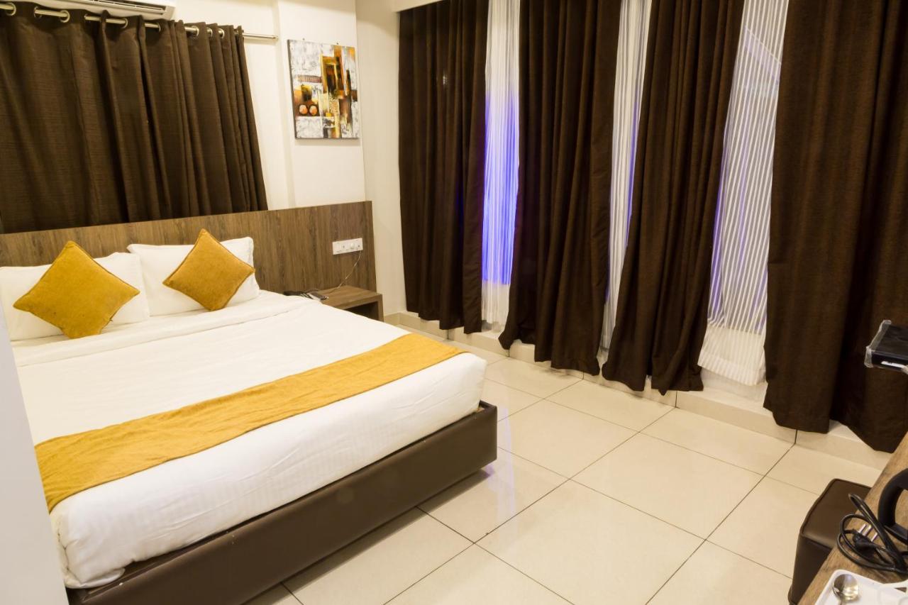 The Porch Inn Hotel/Service Apartments Bangalore Extérieur photo