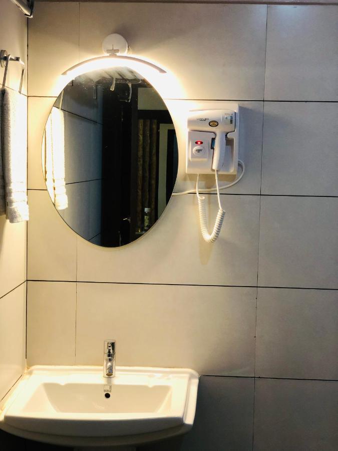 The Porch Inn Hotel/Service Apartments Bangalore Extérieur photo