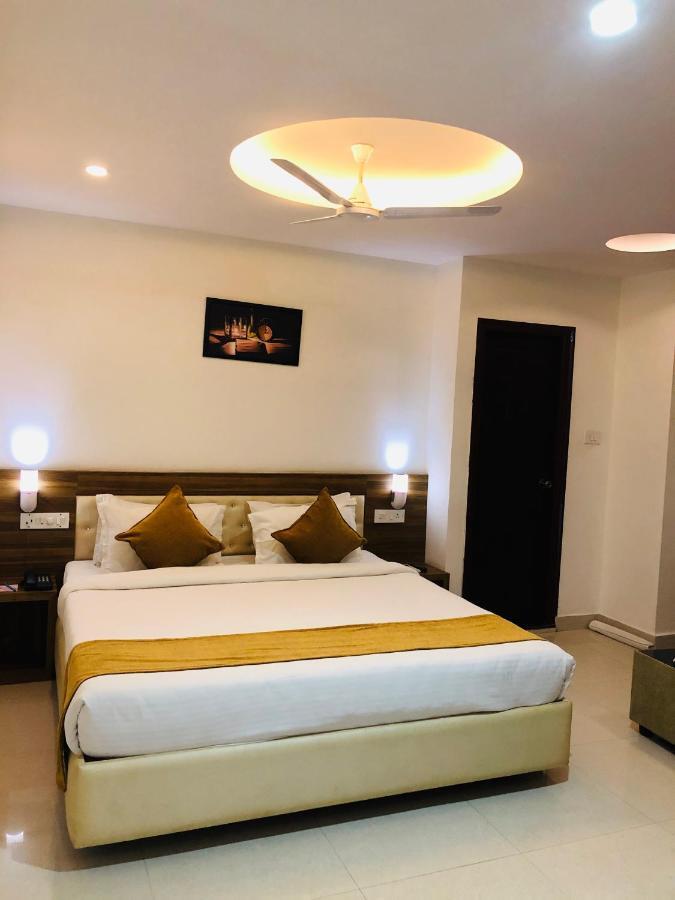 The Porch Inn Hotel/Service Apartments Bangalore Extérieur photo